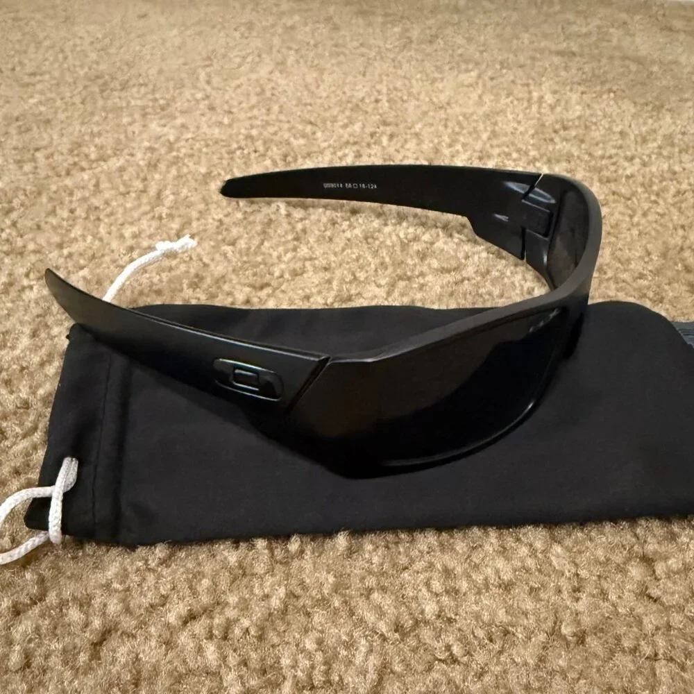 ( OO9014 ) Oakley Gascan Black Matte Frame Black Lens - Picture 3 of 8